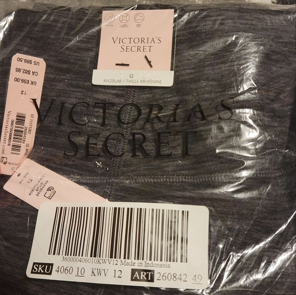 2 pairs VICTORIA'S SECRET Essential Pocket Legging - Picture 3 of 4